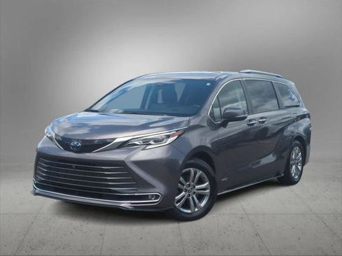 Certified 2021 Toyota Sienna Platinum AWD/4WD image 1