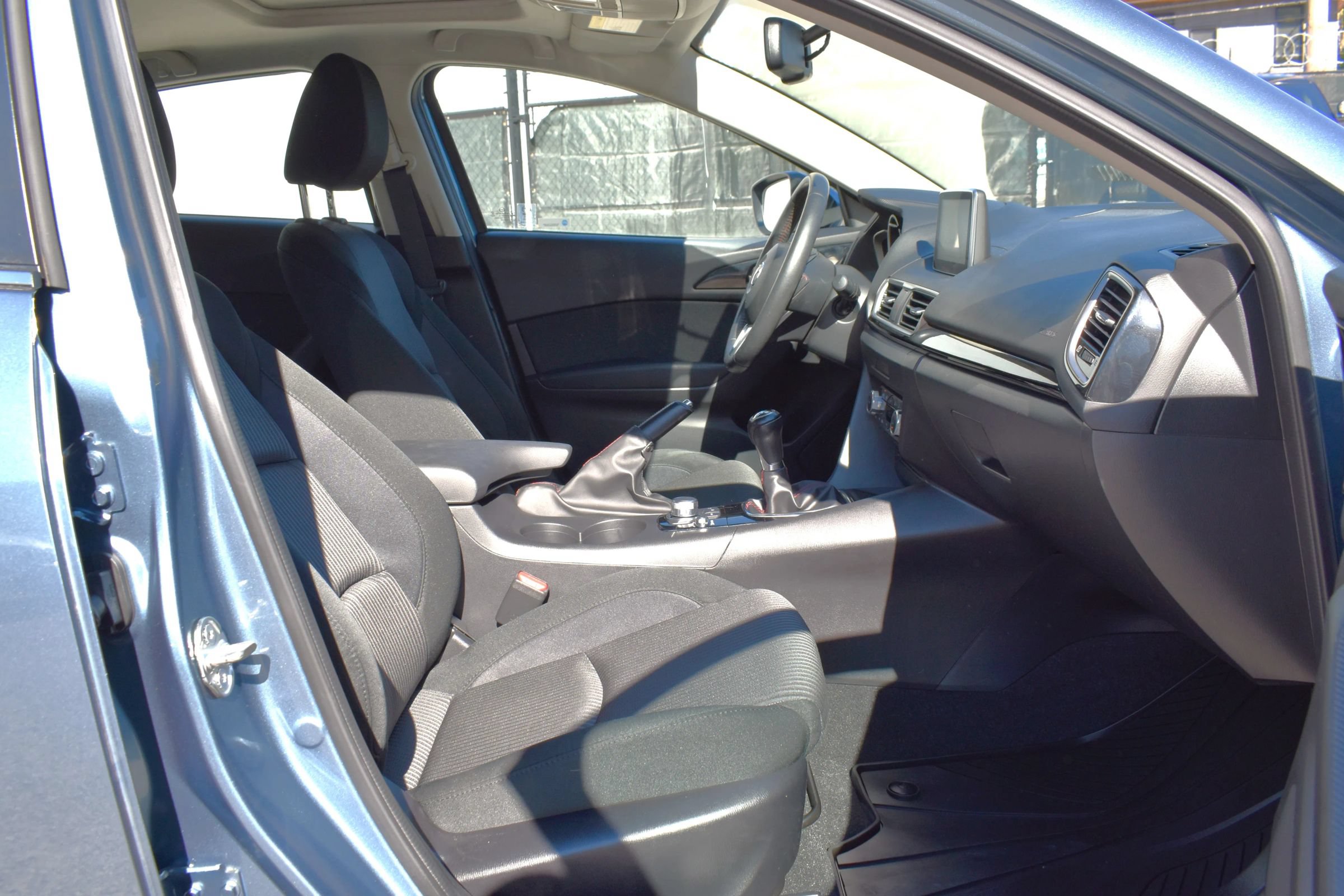 Used 2016 MAZDA MAZDA3 i Touring w/ Popular Equipment Package FWD image 33