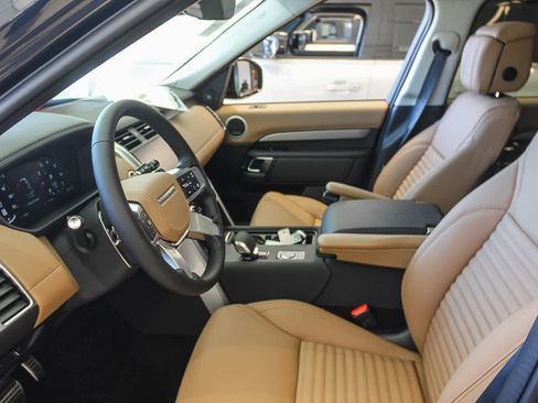 New 2026 Land Rover Discovery Limited Edition image 21