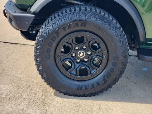 Used 2024 Ford Bronco Wildtrak AWD/4WD image 11