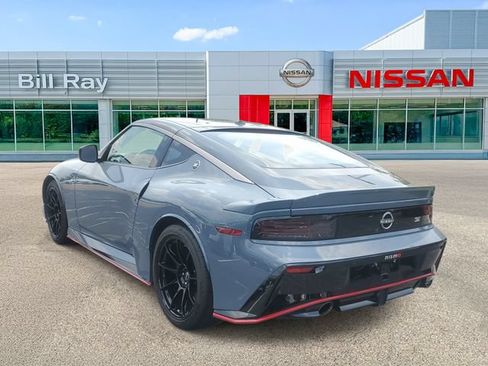 Certified 2024 Nissan Z Performance w/ Floor Mat Package RWD image 3