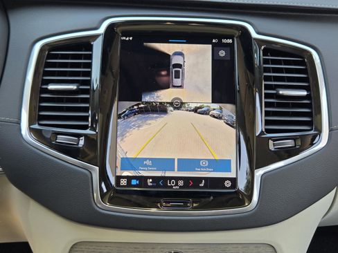 Certified 2025 Volvo XC90 B5 Ultra w/ Protection Package Premier image 17