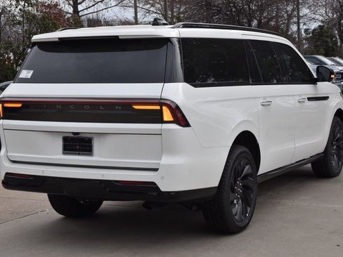 New 2025 Lincoln Navigator L Reserve w/ Jet Appearance Package image 7