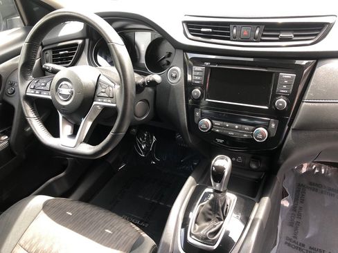 Used 2019 Nissan Rogue SV AWD/4WD image 27