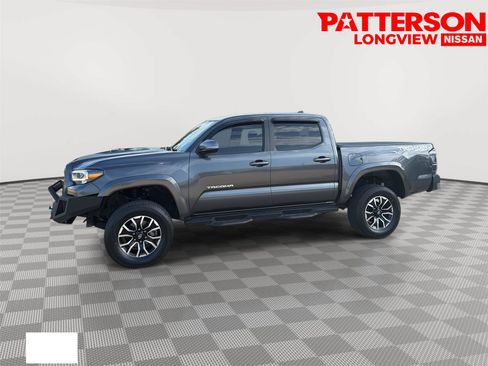 Used 2023 Toyota Tacoma TRD Sport AWD/4WD image 4
