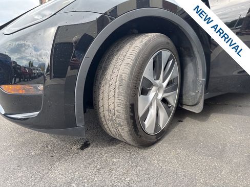 Used 2023 Tesla Model Y Long Range AWD/4WD image 25