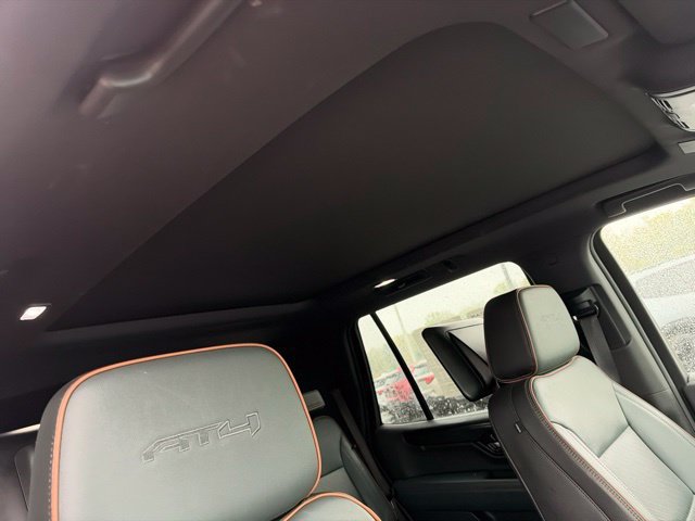 Used 2025 GMC Yukon AT4 w/ AT4 Premium Plus Package AWD/4WD image 13