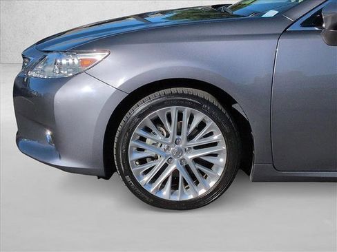 Used 2015 Lexus ES 350 w/ Luxury Package image 24