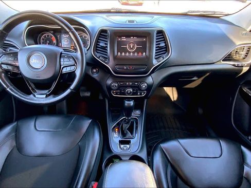 Used 2019 Jeep Cherokee Latitude Plus image 13