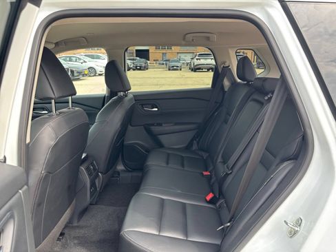 Used 2026 Nissan Rogue SL AWD/4WD image 28