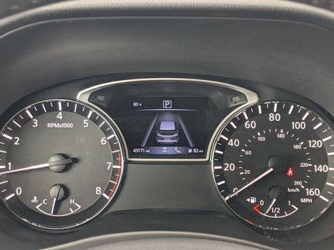 Used 2019 Nissan Pathfinder SV image 23