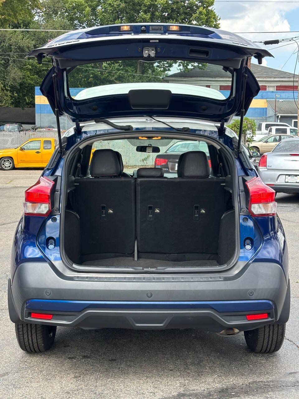 Used 2019 Nissan Kicks SR w/ SR Premium Package FWD image 13