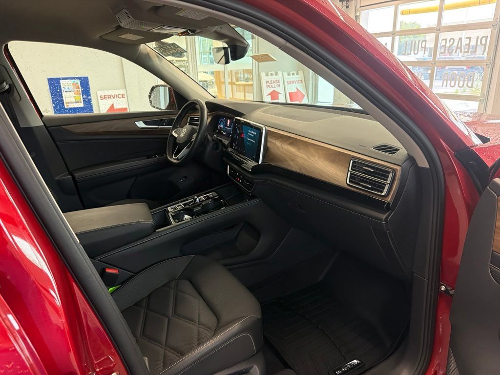 Used 2024 Volkswagen Atlas SE AWD/4WD image 37