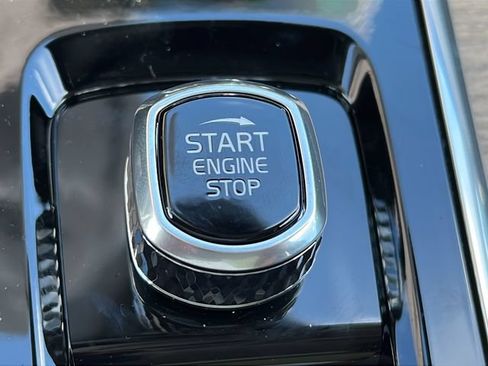 New 2026 Volvo XC60 B5 Plus AWD/4WD image 27