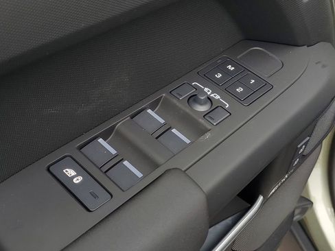 Certified 2025 Land Rover Defender 130 X-Dynamic SE AWD/4WD image 12