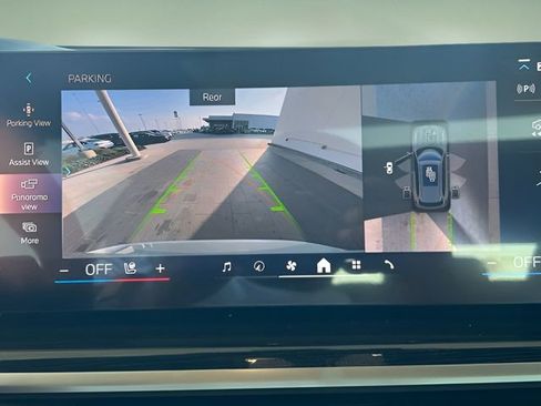 Used 2026 BMW X5 xDrive40i w/ M Sport Package image 26