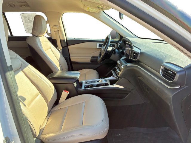 Used 2020 Ford Explorer XLT w/ Equipment Group 202A AWD/4WD image 12