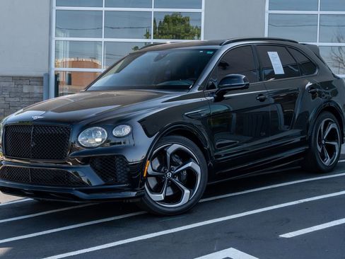Used 2022 Bentley Bentayga AWD/4WD image 2