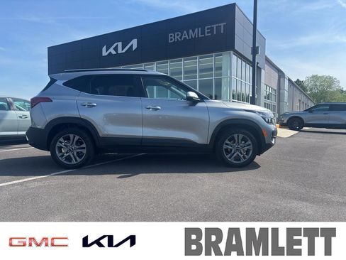 Certified 2023 Kia Seltos S image 1