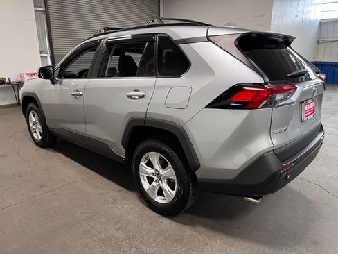 Used 2019 Toyota RAV4 XLE w/ Convenience Package AWD/4WD image 5