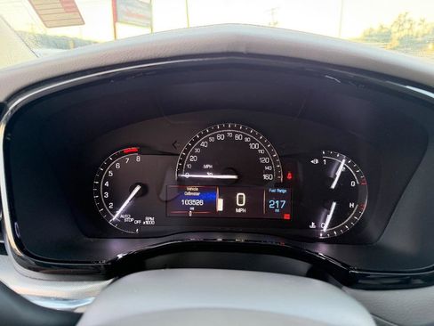 Used 2017 Cadillac XT5 Luxury w/ Driver Awareness Package image 22