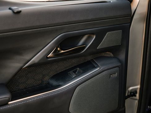 Used 2025 Lexus GX 550 w/ Accessory Package (2T) image 95