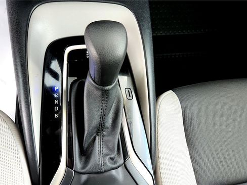 Certified 2024 Toyota Corolla LE image 28