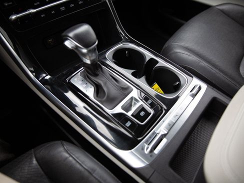 Used 2023 Kia Carnival SX Prestige FWD image 15