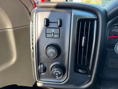 Used 2018 Chevrolet Silverado 1500 LT w/ All Star Edition image 11