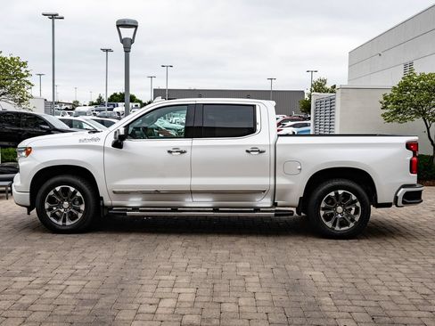 Used 2024 Chevrolet Silverado 1500 High Country w/ Technology Package AWD/4WD image 5