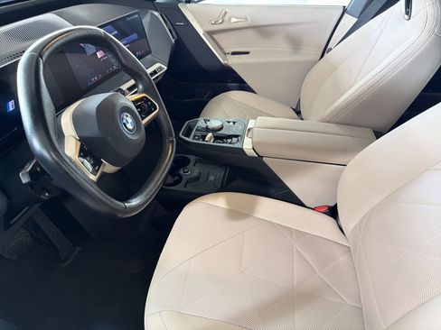 Used 2024 BMW iX xDrive50 w/ Premium Package image 4