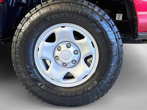 Used 2021 Toyota Tacoma SR5 RWD image 28