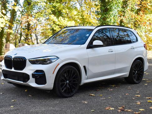 Used 2023 BMW X5 sDrive40i w/ M Sport Package image 2