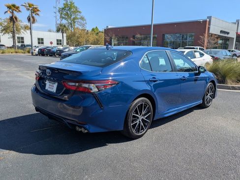 Used 2024 Toyota Camry SE image 5