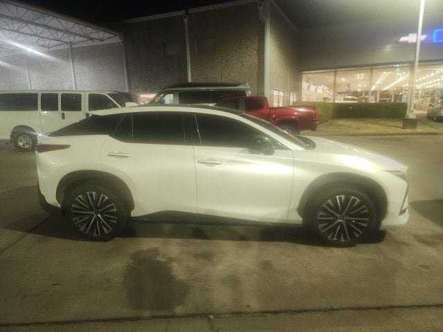 Used 2023 Lexus RZ 450e Premium w/ Technology Package AWD/4WD image 5