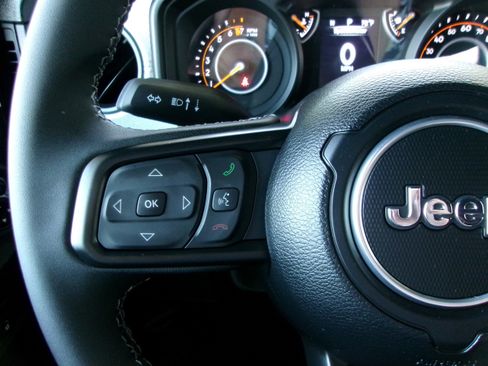 New 2025 Jeep Gladiator Sport image 8