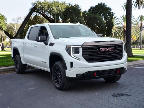 Used 2023 GMC Sierra 1500 AT4X AWD/4WD image 4
