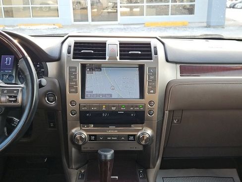 Used 2018 Lexus GX 460 image 22