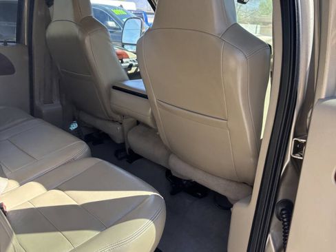 Used 2005 Ford F250 Lariat image 18