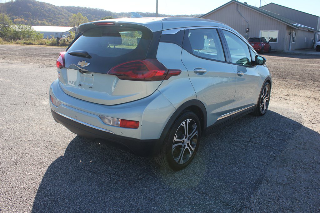 Used 2019 Chevrolet Bolt Premier w/ Infotainment Package FWD image 5
