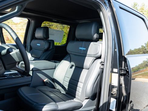 New 2026 Ford F350 Platinum w/ FX4 Off-Road Package AWD/4WD image 25