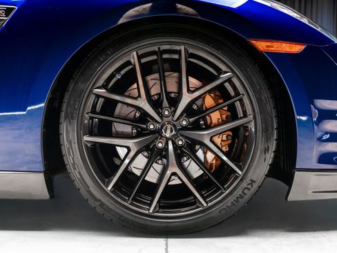 Used 2013 Nissan GT-R Black Edition AWD/4WD image 24