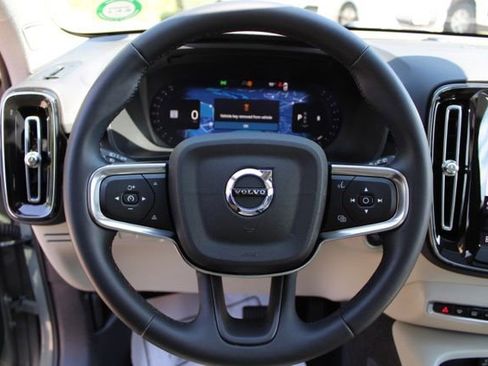 Certified 2023 Volvo XC40 B5 Ultimate w/ Climate Package AWD/4WD image 30