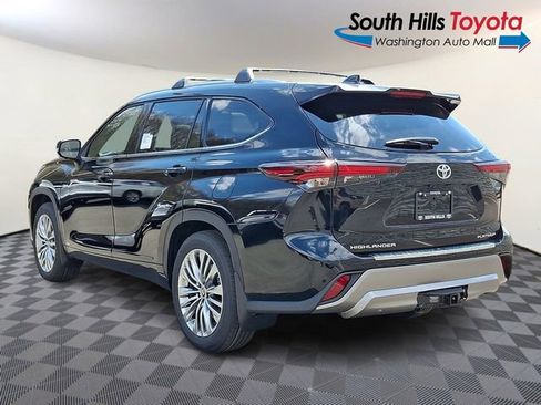 New 2026 Toyota Highlander Platinum AWD/4WD image 4