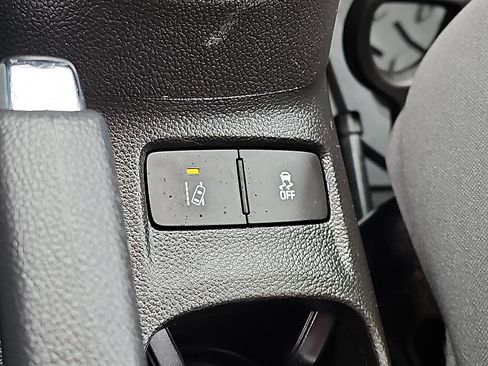 Used 2020 Chevrolet Sonic LT image 23