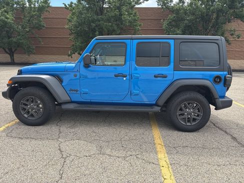 Used 2024 Jeep Wrangler Unlimited Sport AWD/4WD image 2