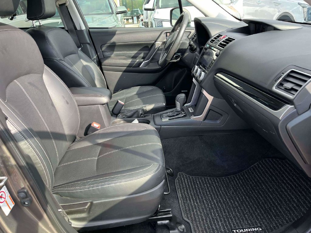 Used 2018 Subaru Forester 2.5i Touring AWD/4WD image 12