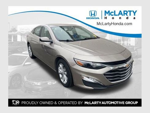 Used 2025 Chevrolet Malibu LT image 1