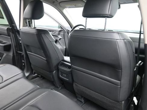 Used 2025 Nissan Pathfinder SL image 24