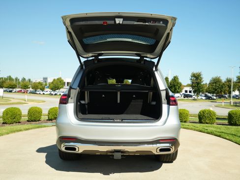 New 2026 Mercedes-Benz GLS 450 4MATIC image 15